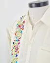 Guayabera SnAntonino Hueso Detalle.webp