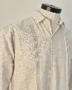 Guayabera Beige  Lisa Detalle.webp