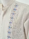 Guayabera Beige Detalle.webp