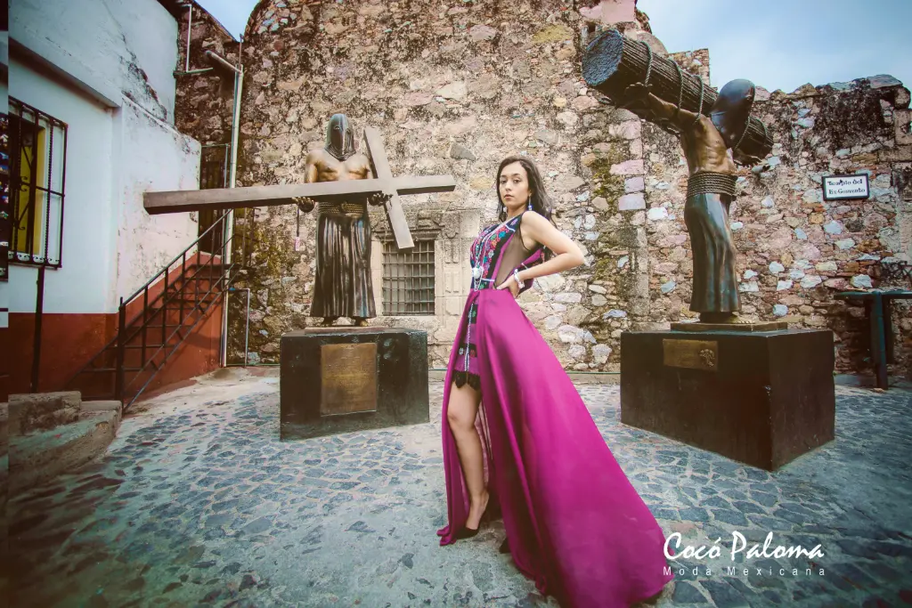 Taxco-Amuzga (Telar de Pedal, Combinación en tejido de telar y diseño específico., S)